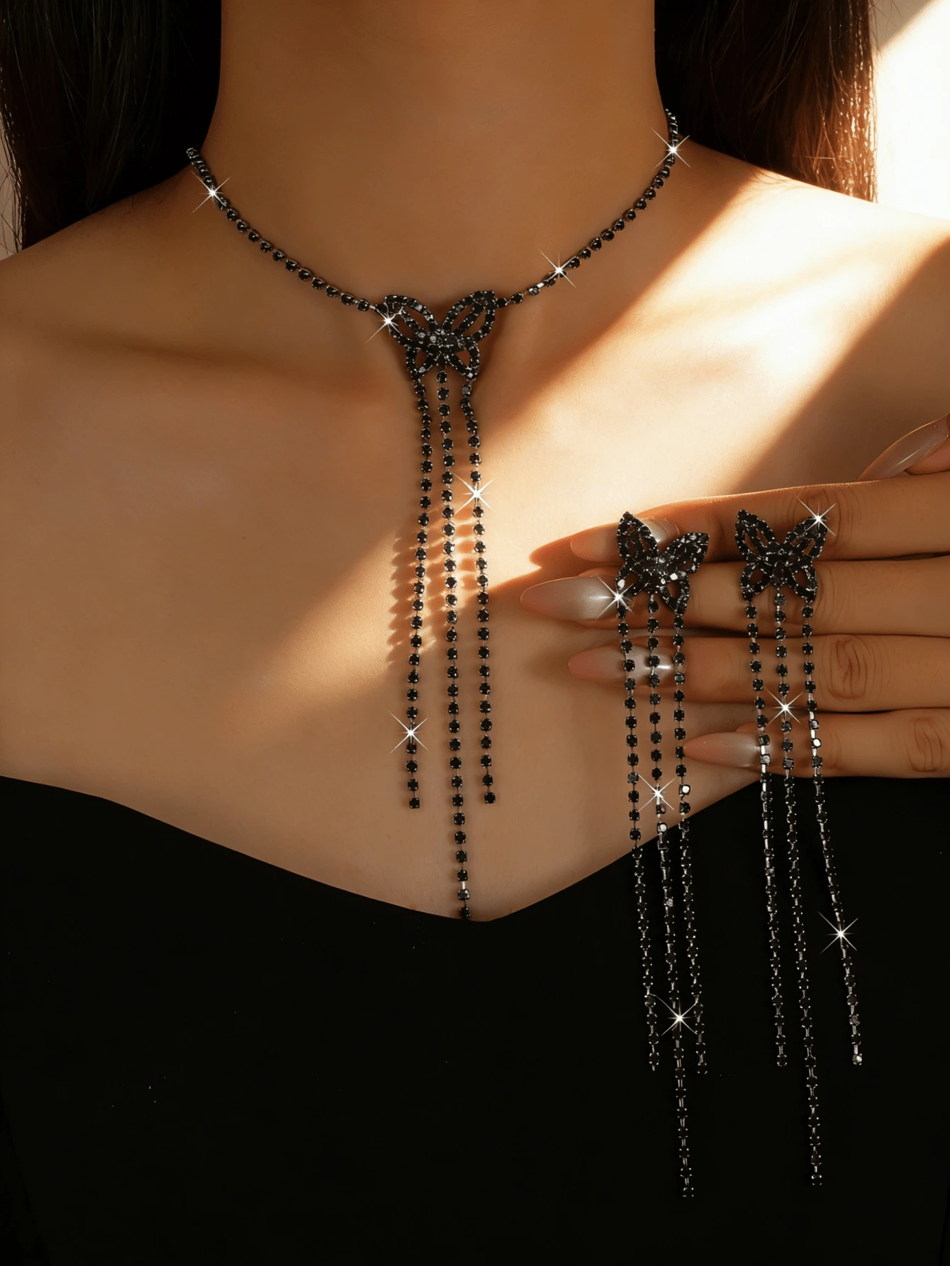 Elegante conjunto de joyería con mariposa, borla y cristal, collar + pendientes largos colgantes, accesorios de lujo para fiestas - Negro - Ver 1