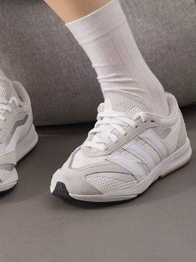  adidas LIGHTBLAZE LP 百搭舒適低筒 休閒跑鞋 女款 灰白