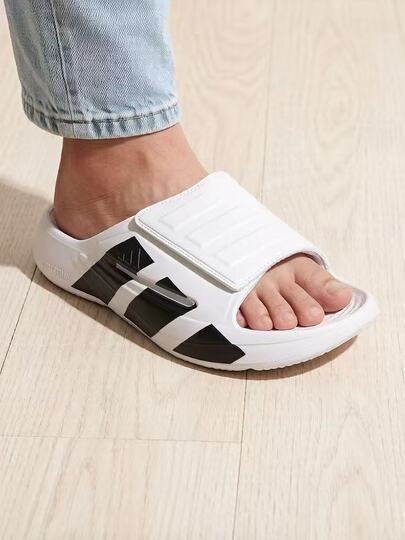  adidas LIGHTBLAZE 舒適百搭 一字拖鞋 男女同款 白黑色