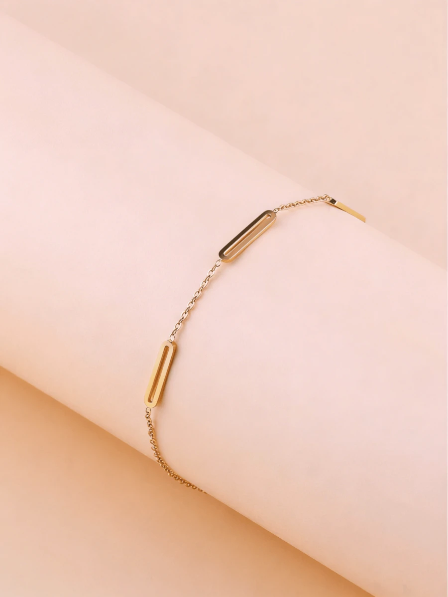 1件简约不锈钢18K镀金高级竹节造型手镯，适合女性佩戴，可拉长手部线条，可调节尺寸，适合开斋节、夏季度假等场合佩戴。