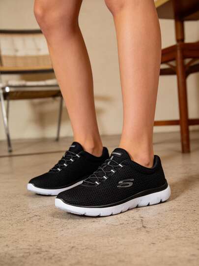 Skechers 女士套脚运动鞋，缓震减震跑步鞋，适合日常休闲穿着，12985-BKW
