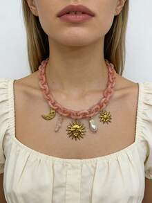 1件金色不锈钢日月吊坠项链，搭配粉色亚克力云朵效果链，适合夏季外出、旅行和赠送朋友 - 粉紅色鏈條+太陽吊墜 - 查看 3