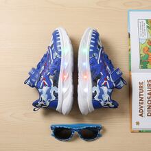 Tenis con luces LED intermitentes para niños pequeños, diseño de dinosaurio con estampado de camuflaje y cierre fácil de poner, suela antideslizante cómoda para uso diario y todas las ocasiones infantiles - Azul - Ver 11