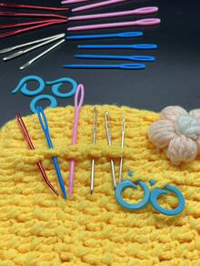 Bộ 26 món gồm kim may, kim khâu nỉ, kim thêu, kim vá và kim móc, dụng cụ đan móc thủ công DIY kèm thước đo độ dày kim. - Bộ kim khâu tay - Xem 2