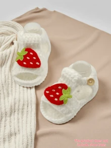 1 par de sandalias de bebé hechas a mano a ganchillo, blancas con decoración de fresa, botitas suaves tejidas con botón - Blanco - Ver 8