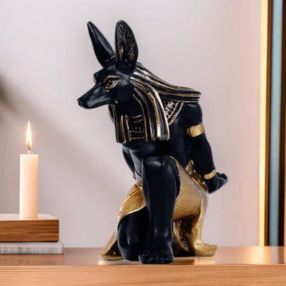 1pc Creative Anubis Phone Holder, Egyptian Mythology Character Shaped, Slouchy Bedside Phone Stand, Black & Gold Jackal God Resin Sculpture, Desktop Phone Holder Decor, Egyptian Deity Figurine, Anubis Resin Statue, Exotic Home & Office Decor