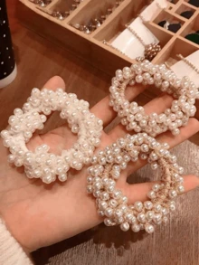 女士白色金色仿珍珠发圈，长 3.54 英寸/9 厘米，时尚百搭，简约优雅纯色发绳，适合日常佩戴、休闲、派对、通勤、度假、扎马尾、盘发、洗脸、化妆、搭配服装等场合，是夏季、假日和旅行的理想选择。 - 彩色 - 查看 1
