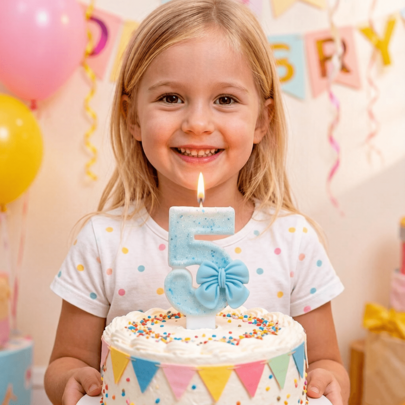 1支数字生日蜡烛，蝴蝶结装饰蛋糕蜡烛，0-9蓝色波点数字蜡烛，适用于生日蛋糕、大型节日派对，男女皆宜