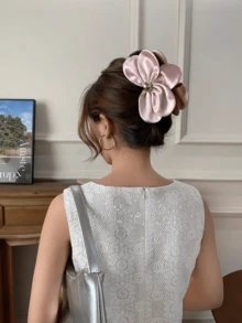1个女士缎面3D山茶花发爪夹，法式优雅奢华发饰，春夏氛围提升发型造型工具 - 粉色 - 查看 9