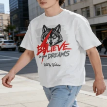 Camiseta de Manga Corta 100% Algodón con Estampado de Cabeza de Lobo y Rayo, Estilo Callejero Americano Vintage, Creer en Tus Sueños, Salvaje por Naturaleza, Top Holgado Casual - Blanco - Ver 2