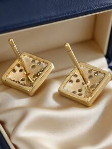 Women's Gold-Plated Square Stud Earrings, Featuring Criss-Cross Texture And Fully Embedded Zirconia Stones, Minimalist Elegant Design, Suitable For Daily Commute And Workwear, An Ideal Gift For Fashion Enthusiasts - Gold - View 3