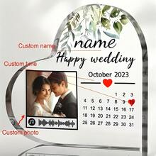 Plaque d'anniversaire personnalisée en acrylique 2D - Nom, date et photo personnalisés, décoration de bureau de calendrier d'anniversaire, cadeau commémoratif en forme de cœur, cadeau de mariage unique pour les amis, la famille, les couples et les êtres chers, souvenir élégant de célébration d'étape importante - Carte de date de mariage H-Wedding - Voir 3