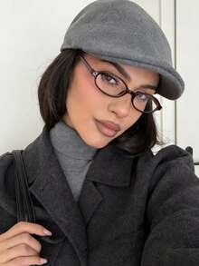 一副时尚优雅的女士椭圆形眼镜框，轻巧便携，设计精美 - 透茶 - 查看 3