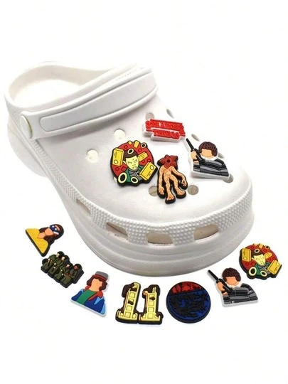 8个卡通鞋饰，可拆卸装饰夹，适用于木屐和凉鞋（款式随机）