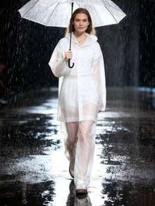 两件套包含雨衣和雨裤，加厚成人防水雨衣和雨裤，带帽全身雨衣，便携式户外防水外套，长袖连体雨衣，适合成人户外骑行、徒步旅行 - 女款雨衣 - 查看 13