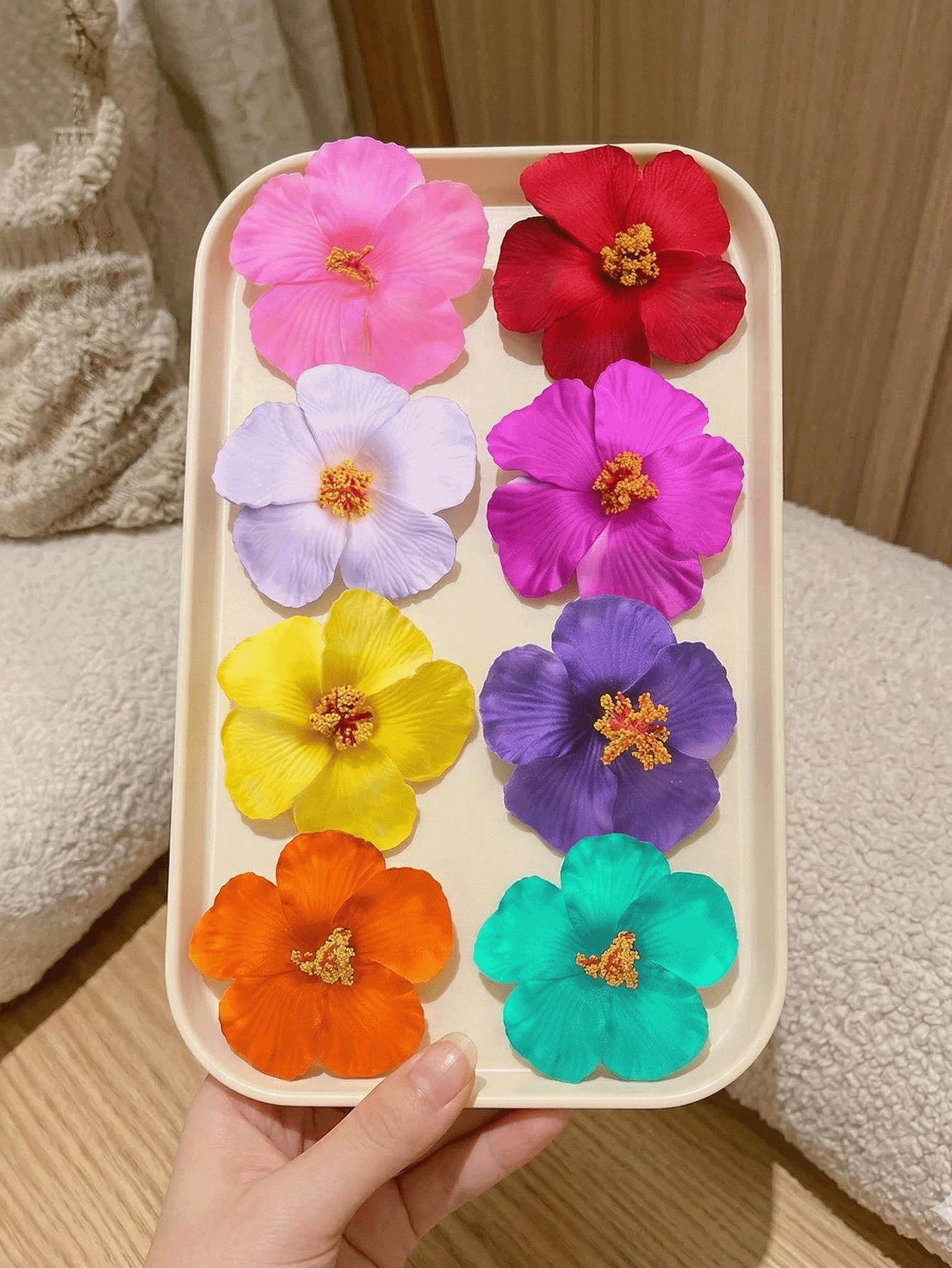Bộ 8 kẹp tóc hoa lớn mùa hè, kẹp tóc hoa nhiệt đới kiểu Hawaii, phụ kiện tóc hoa cúc Gerbera nhân tạo nhiều màu sắc, thích hợp cho kỳ nghỉ hè ở bãi biển, tiệc tùng, đám cưới, phong cách Boho (Đỏ, Vàng, Hồng)