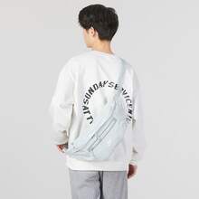 Nike ELEMENTAL 高级印花 Logo 拉链斜挎腰包，男女通用款，浅银色 - 銀色 - 查看 2