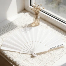 定制白色手扇，婚礼装饰折扇，沙滩婚礼必备，打造浪漫婚礼，夏季婚礼配饰，节日派对装饰折扇，个性化婚礼/派对回礼，可定制姓名和日期，可用作结婚礼物、订婚礼物、新娘礼物、单身派对回礼、伴郎礼物、婚礼感谢礼物、生日礼物 - 白色 - 查看 2