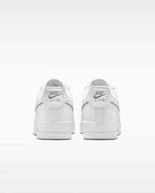 Nike Air Force 1 '07 LV8 White Metallic Silver Casual Shoes Men's IQ5228-100 - 銀白色 - 查看 4