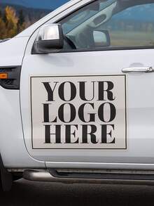 客製化商業 Logo 車貼，個性化車輛廣告貼紙，可添加 Logo 或文字內容。適用於小企業推廣、公司品牌建立和行動廣告客製化車門貼紙。防水、可移除且耐候的乙烯基車門貼紙，適用於卡車、車窗及其他多種場景。客製化 Logo 車輛圖形貼紙，用於商業廣告展示，專業品牌推廣貼紙，適用於承包商、配送司機、房地產經紀人和各種服務車輛。 - 彩色 - 查看 2