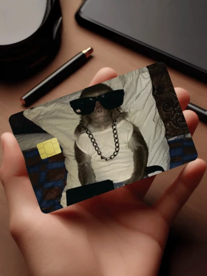 1 pieza Pegatina de tarjeta de crédito de mono de estilo hip hop divertido, regalo de broma de hip hop, material de PVC antihuellas y resistente a los arañazos, adecuado para hombres y mujeres, parejas, pegatina decorativa para tarjeta de débito/crédito, tarjeta de transporte, carné de estudiante