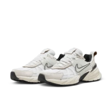Nike W V2K RUN 女款时尚休闲运动鞋 FN6703-100 - 白 - 查看 6