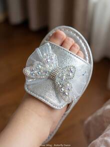 2026 New 3-12 Years Old Girls' Silver Crystal Bow Sandals - Non-Slip Soft Bottom Open Toe Flip Flops - Sweet Princess Style Design - Suitable For Summer Birthday Party, Beach Vacation And Daily Wear - Silver - View 4