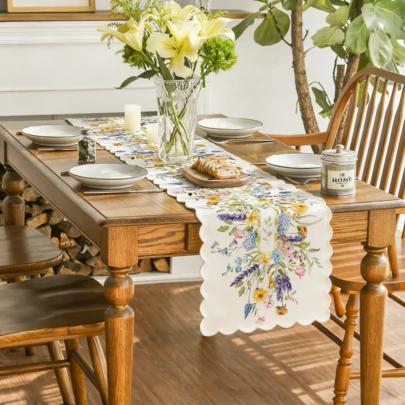 1pc Decorative Table Runner Featuring A Blooming Floral Design, Adorned With Prints Of Lavender, Daisies, And Tulips-Perfect For Home Dining Table Decorations During Spring, Summer, And Holiday Parties