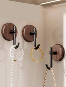 1/2/4个装胡桃木墙钩，免钻孔粘贴式毛巾挂钩，适用于浴室厨房，节省空间的乡村风格浴室收纳架，天然胡桃木材质，易于粘贴安装，耐腐蚀涂层，多功能挂钩，可用于悬挂毛巾、浴袍、配件等，非常适合小空间、公寓、宿舍等场所，轻巧坚固，移除后不留痕迹，现代家居装饰配件 - 彩色 - 查看 5
