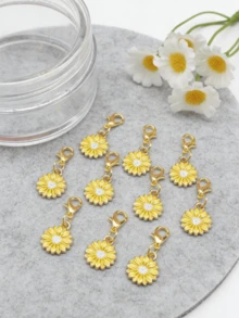 10Pcs Four‑Leaf Clover Fortune Keychain,Lucky Shamrock Charm Keyring.Perfect Gift For Graduation,Wedding,Various Ceremonies And Packaging Decorations. - Yellow Daisies - View 3