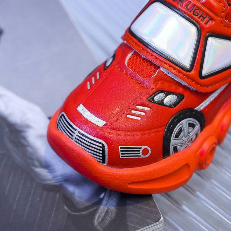 Tenis de niño Tenis de niña Zapatos para niña con luces LED brillantes Calzado deportivo con diseño animado de coche Zapatillas de deporte con cierre de  ajustable Suela de EVA ligera antideslizante y flexible Malla transpirable de alta calidad Cómodos y resistentes al desgaste Estilo moderno informal y fashion Amortiguación suave para caminar y jugar Calzado infantil para uso diario casual - Rojo - Añade 6