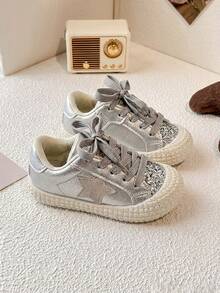 1 Pair Toddler Kids' Silver Metallic & Glitter Sneakers With Star Patch Design & Textured Waffle Sole Non-Slip Lightweight Breathable Round Toe Lace-Up Casual Canvas Shoes Perfect For Daily School Play Outdoor Activities - Silver - View 2