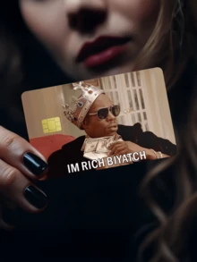1pc Crown Rich Style Credit Card Sticker Protector, Hip-Hop Style PVC Material Anti-Fingerprint Durable Scratch-Resistant Wear-Resistant, Suitable For Men, Women, Couples, Small Chip Card, Bank Card Decoration Sticker, Credit Card, Transportation Card, Student Campus Card DIY - Multicolor - View 3