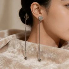 1 Pair Romantic Heart-Shaped Rhinestone Silver Long Earrings, Suitable For Women's Gathering And Atmosphere Jewelry - Heart-shaped Diamond-encrusted Long Earrings - View 3