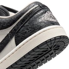 Nike WMNS AIR JORDAN 1 LOW SE V2 女款篮球鞋休闲运动鞋 II0595-001 - 黑/灰 - 查看 9