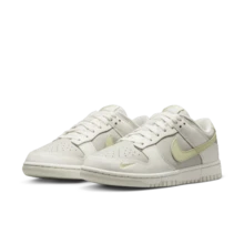 Nike WMNS DUNK LOW 女款滑板休闲鞋 IB3484-001 - 黑/灰 - 查看 6