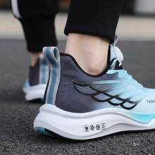 Tenis de hombre en oferta deportivos con hebilla giratoria de ajuste rápido, zapatos para hombre de malla transpirable con estampado gráfico lateral, tenis para hombre ligeros y cómodos con suela de EVA y caucho antideslizante, calzado deportivo de moda juvenil para running y caminar, zapatillas transpirables con amortiguación y diseño de estilo urbano casual. - Azul - Ver 6