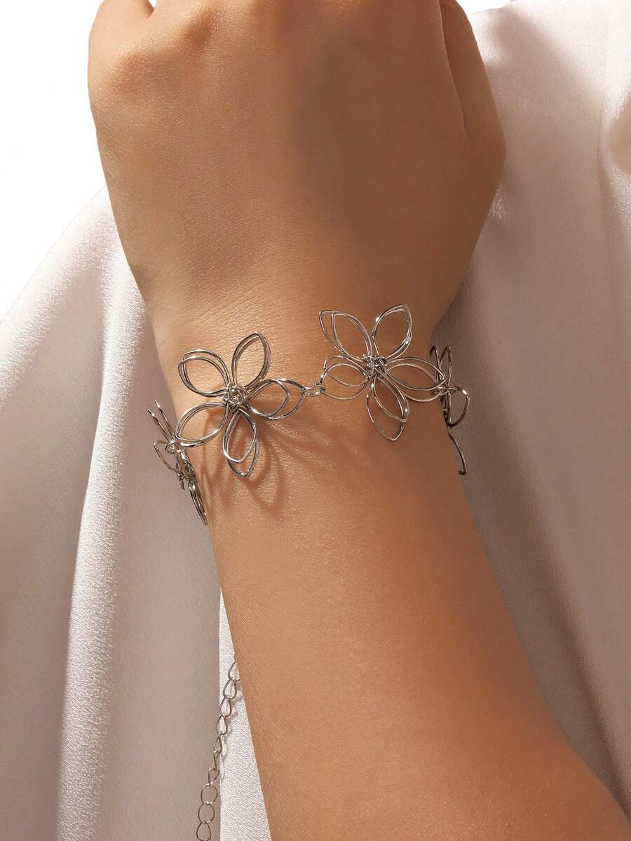 这款轻盈奢华的高端花卉设计优雅手链,适合女性日常佩戴,也是馈赠亲友的绝佳礼物。 - 銀色 - 查看 1