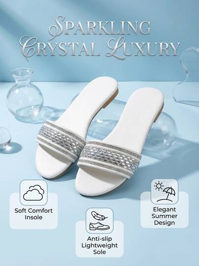 Dép xỏ ngón cao cấp đính kim cương lấp lánh Dazzling Choice dành cho bé gái 3-12 tuổi. Thiết kế nhiều lớp với họa tiết kim cương lấp lánh kết hợp cùng các hạt kim cương giả và hình vuông tinh tế. Kiểu dép hở ngón. Đế trong màu trắng mềm mại thân thiện với da, đế ngoài chống trơn trượt màu nâu nhạt. Thoáng khí, thoải mái, sang trọng và thanh lịch. Phù hợp cho mọi hoạt động hàng ngày, dạo phố và giao lưu. Hoàn hảo cho mùa xuân và mùa hè!