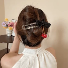 1个布艺蝴蝶结树脂樱桃吊坠简约时尚发夹（鸭嘴夹） - 彩色 - 查看 3