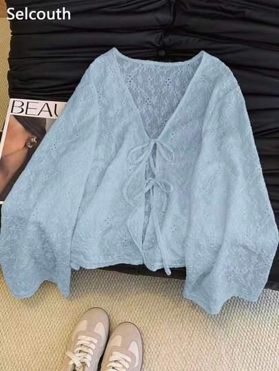 Selcouth 大码女式纯色休闲V领长袖系带衬衫，花卉提花纹理修身长袖上衣，秋季户外春季衬衫