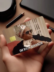 1pc Crown Rich Style Credit Card Sticker Protector, Hip-Hop Style PVC Material Anti-Fingerprint Durable Scratch-Resistant Wear-Resistant, Suitable For Men, Women, Couples, Small Chip Card, Bank Card Decoration Sticker, Credit Card, Transportation Card, Student Campus Card DIY - Multicolor - View 1