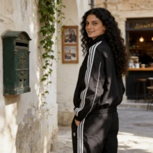 Áo khoác thể thao cổ đứng phong cách retro adidas Originals Adicolor Classics Trefoil phối màu sọc, khóa kéo, logo, kiểu Nhật Bản, mùa thu, dành cho nữ, màu đen. - màu đen - Xem 10