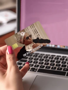 1pc Crown Rich Style Credit Card Sticker Protector, Hip-Hop Style PVC Material Anti-Fingerprint Durable Scratch-Resistant Wear-Resistant, Suitable For Men, Women, Couples, Small Chip Card, Bank Card Decoration Sticker, Credit Card, Transportation Card, Student Campus Card DIY - Multicolor - View 5