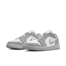 Giày thể thao nữ Nike WMNS AIR JORDAN 1 LOW SE DV0426-012 - Đen/Xám - Xem 6
