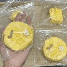 1个2026最新款硅胶奶酪慢回弹捏捏乐玩具,慢回弹挤压减压,生日、节日、情侣、万圣节、圣诞节、游戏玩家的完美礼物 - 彩色 - 查看 2