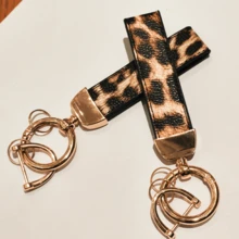 Leopard Print Keychain, Classic PU Leather Keyring, Car Key Chain With Screwdriver, Fashion Car Keychain Bag Charm, 360 Degree Rotation, Anti-Lost D-Ring Personalized PU Leather Business Style Keychain For Men And Women - Leopard - View 4