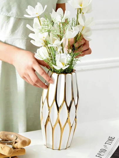 White Vase, Home Decor, Decorative Vase, Striped Vase, Suitable For Home Decor, Bedroom, Office, Living Room, Bathroom, Tabletop Decoration, Centerpiece.