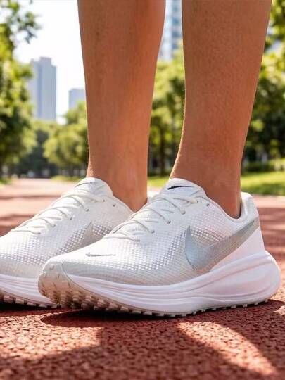  Giày chạy bộ thường ngày Nike REVOLUTION 8 thoải mái và đa năng dành cho nam, màu xám/trắng.