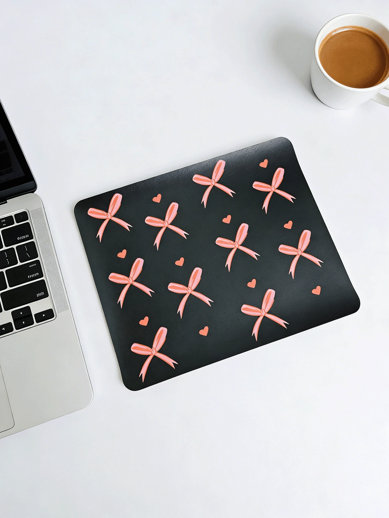 Tấm lót chuột hình nơ đen dễ thương, kích thước 26*21cm, hình vuông/trái tim, chất liệu PU chống trượt, dùng cho văn phòng/máy tính/laptop, quà tặng Giáng sinh/Năm mới 2026 (Không bao gồm chuột) - Xem 1